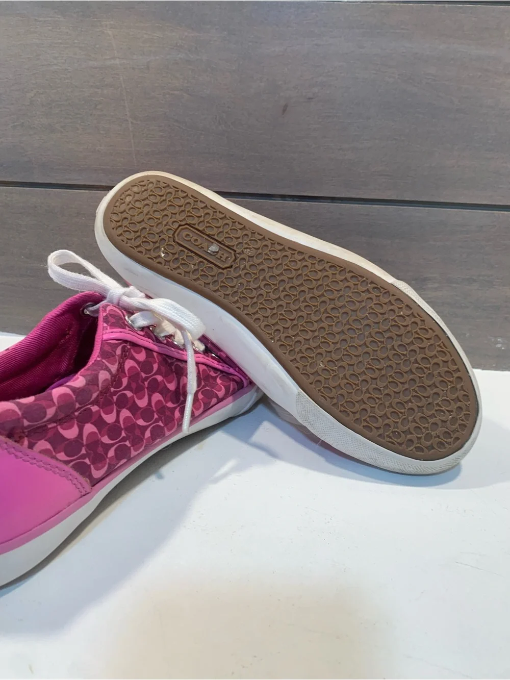 Coach Barrett Signature C Sneaker Pink Multi Sneaker Size 8 Preppy Luxury Casual